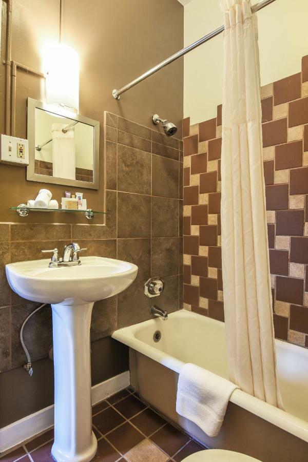 Moore Hotel Сиэтл Экстерьер фото